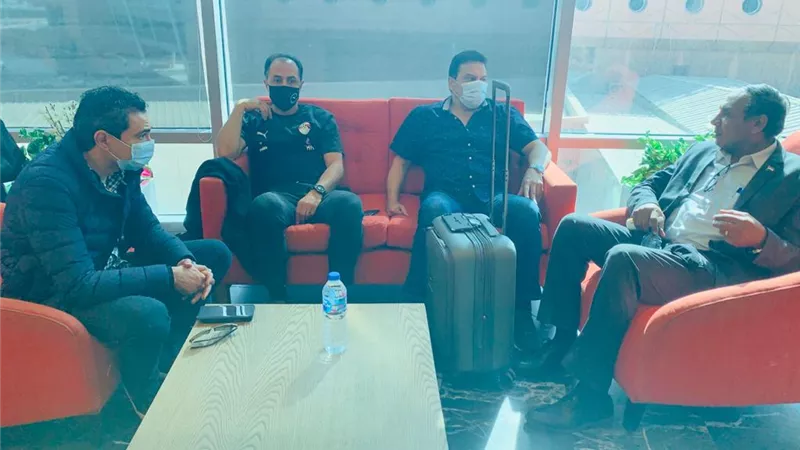 بعثة المنتخب الوطني تغادر مطار القاهرة إلى توجو