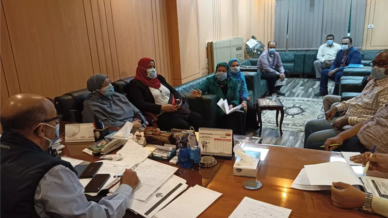 وكيل وزارة الصحة بأسيوط يتابع خطة مواجهة فيروس كورونا