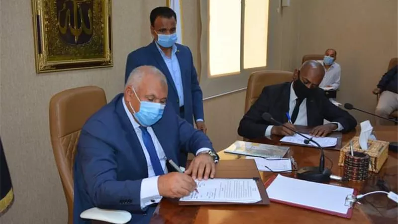 إقامة مشروع زراعى على مساحة ألف فدان لتنمية القري الاكثر فقرا بالوادى الجديد