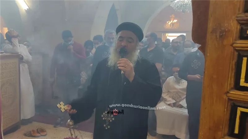 الأقباط يحتفلون بالليلة الختامية لإحتفالات دير «مارجرجس» بالرزيقات