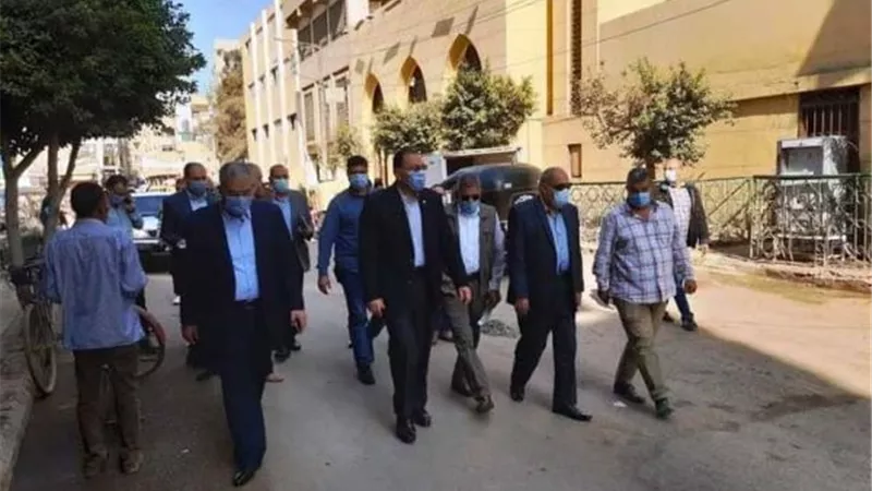 بعد زيارة ممدوح غراب.. رفع كفاءة ورصف شوارع بلبيس.. بالصور