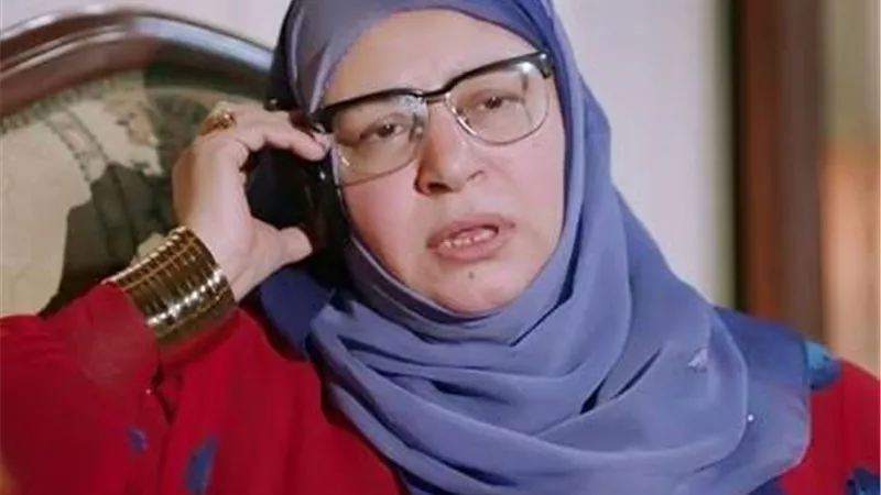 تفاصيل مكالمة عبلة كامل مع لميس الحديدى