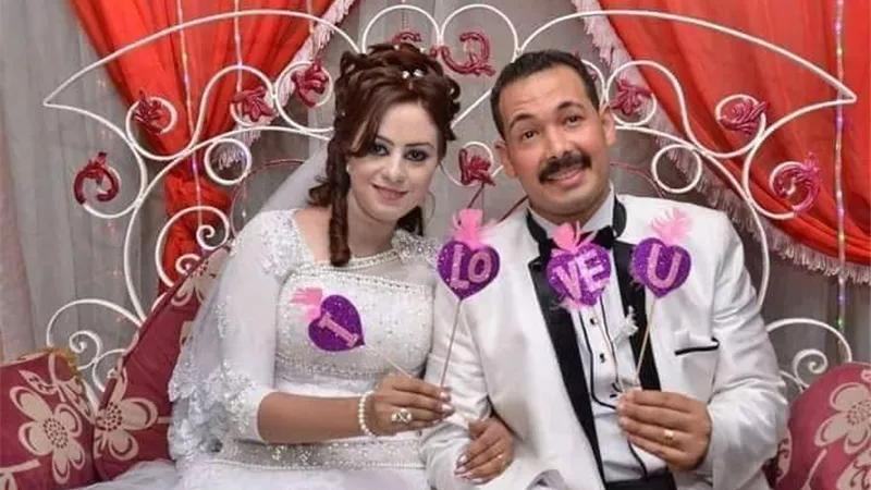 بالأسماء .. وفاة محام وزوجته وإصابة ١١ آخرين فى تصادم بين سيارتين بقنا