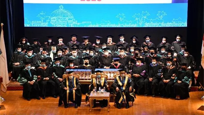 وسط إجراءات احترازية صارمة.. الجامعة البريطانية تحتفل بيوم التخرج والعلم والمعرفة