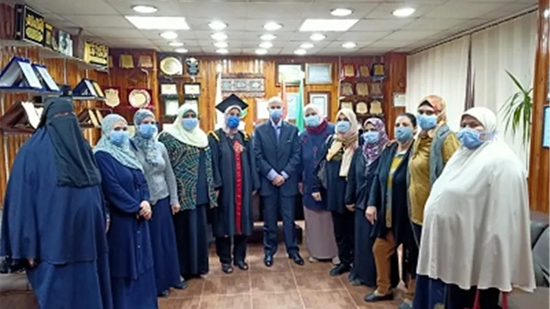 وكيل وزارة الصحة يهنئ مديرة التمريض بالشرقية لحصولها علي الدكتوراة ويناقش خطة الإدارة