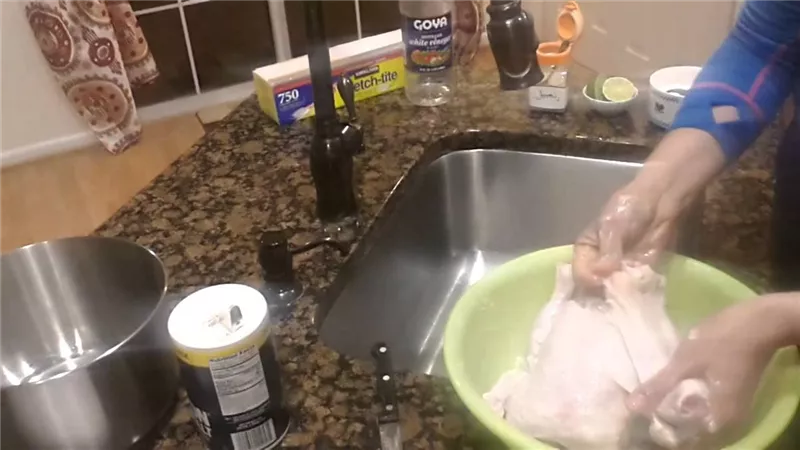 غسل هذه الاطعمة يهدد بعدوى بكتيرية خطيرة