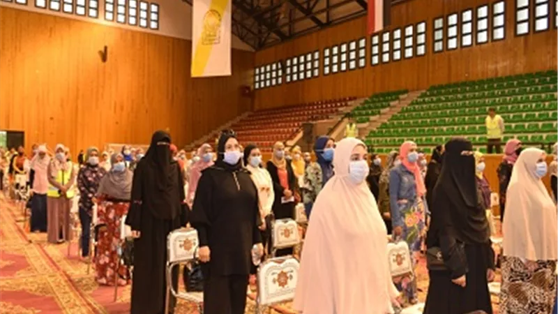 رئيس جامعة أسيوط يشهد مراسم الحلقة الثانية من الاقتراع لإعلان الحاصلين على140 وحدة سكنية