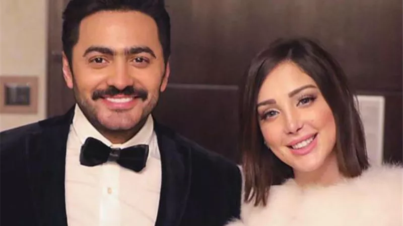 تامر حسنى لزوجته : سلّمتي ودنك لشر السويشال ميديا ..وسأظل ضهرك وسندك
