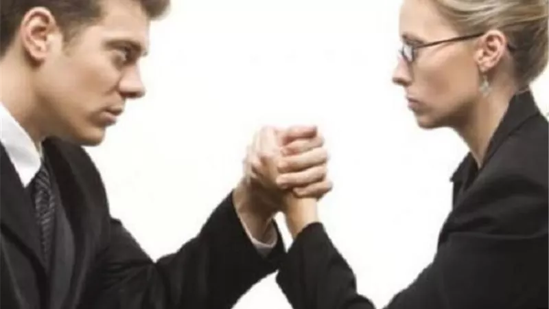 ايهما اكثر شعوراً ببرد الشتاء ..الرجال ام النساء؟