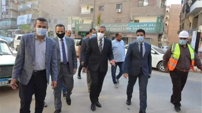 محافظ سوهاج يتفقد تطوير ورصف الطرق الفرعية بـ 