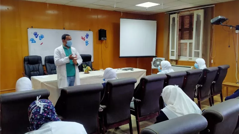 أعمال التدريب المكثف للفرق الطبية داخل مستشفيات الصحة بالشرقية ..مستمرة