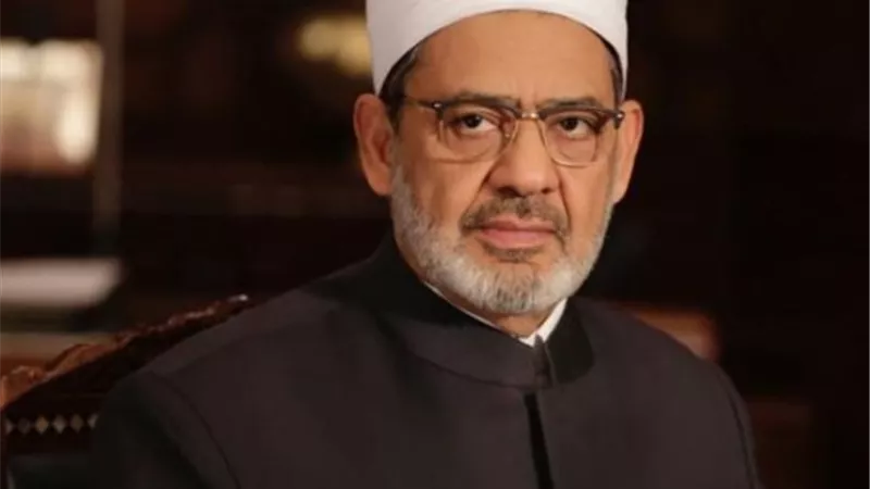 شيخ الأزهر يطالب بإقرار سياسة عادلة لتوزيع لقاح كورونا