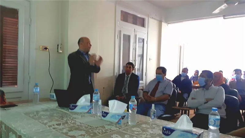 اخطار كورونا وطرق والوقاية فى ندوة توعوية بجامعة الوادى الجديد
