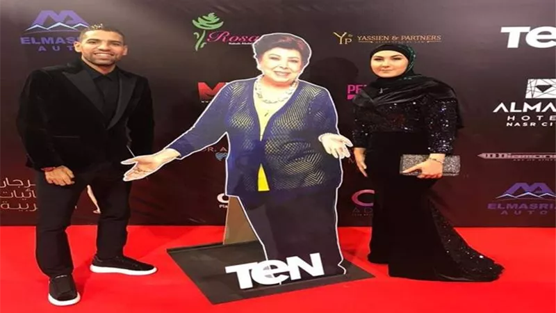 مؤمن زكريا وزوجتة يخطفان الانظار بمهرجان الفضائيات العربية.. صور