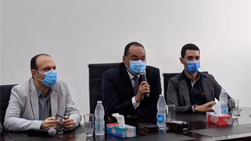 رئيس جامعة بنى سويف التكنولوجية يفتتح التدريب العملي للقائمين عبر الفيديو كونفرانس
