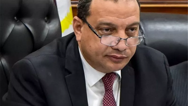 توزيع 3000 كرتونة غذاءعلى العاملين بجامعة بنى سويف