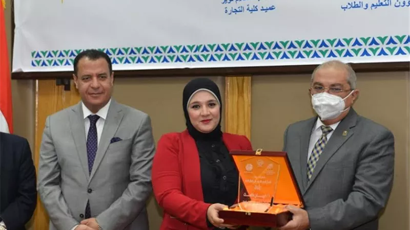 جامعة أسيوط تطلق وقائع مؤتمر كلية التجارة حول 