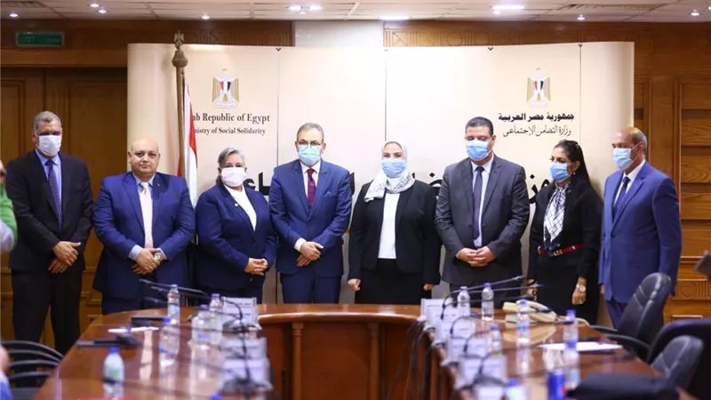 بروتوكول تعاون بين التضامن وغرفة صناعة الملابس لتدريب وتشغيل 1250 عاملًا
