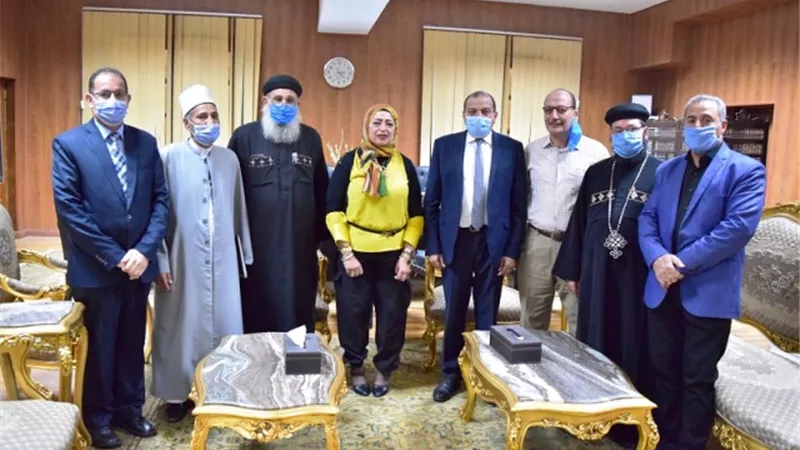 رئيس جامعة بنى سويف يستقبل ممثلى بيت العائلة المصرى بالمحافظة