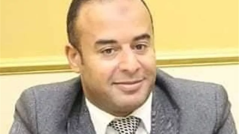 أحمد تيسير: مراعاة المناطق السياحية في مواعيد غلق المحلات ضرورة