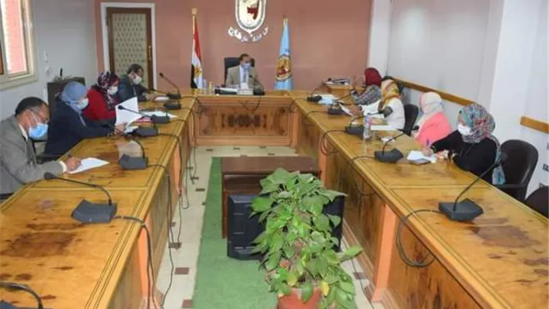 رئيس جامعة سوهاج يناقش الخطة السنوية لوحدة مناهضة العنف ضد المرأة