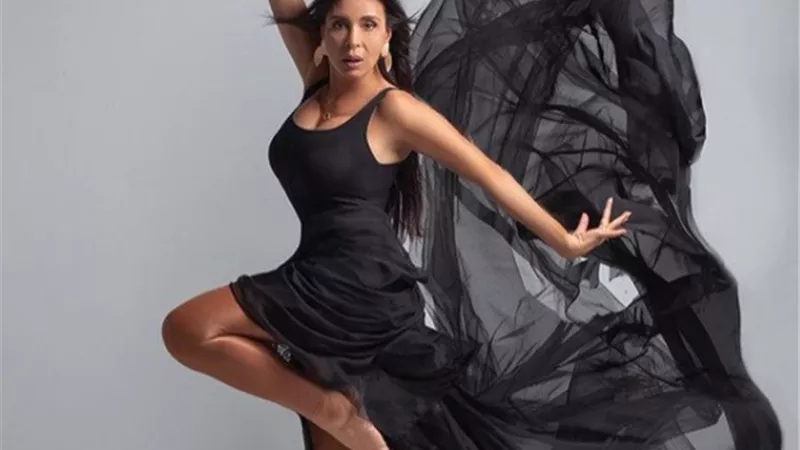 سر رشاقة الفنانة دينا.. فيديو