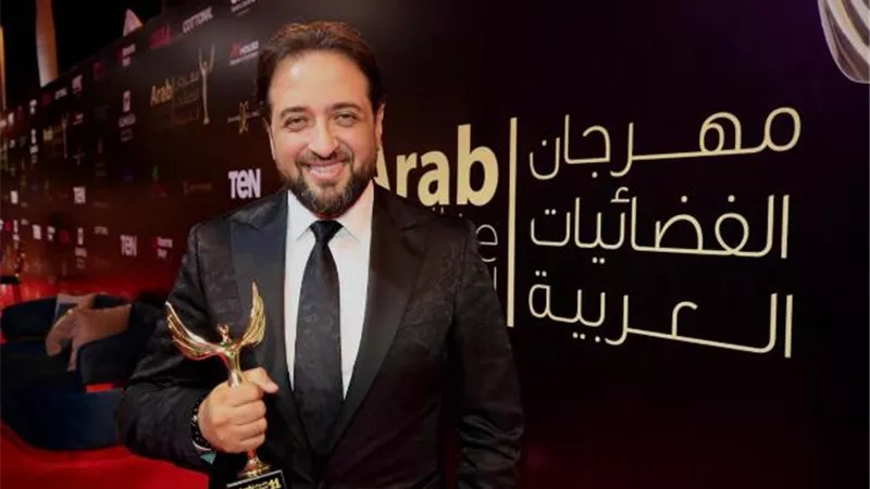 الدكتور أيمن رشوان يفوز بجائزة التميز والإبداع بمهرجان الفضائيات العربية