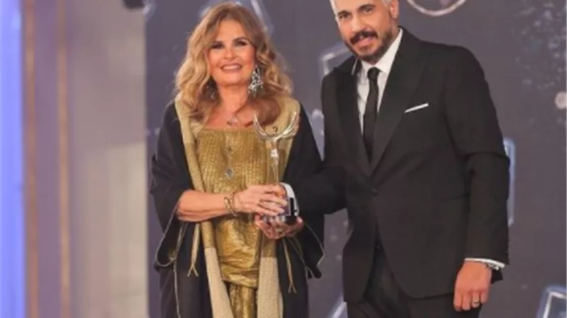 أول تعليق من يسرا بعد تكريمها كأفضل ممثلة فى 