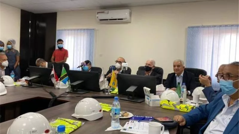 وزيرا الكهرباء والإسكان يشهدان احتفالية تحويل مجرى نهر روفيجى بدولة تنزانيا
