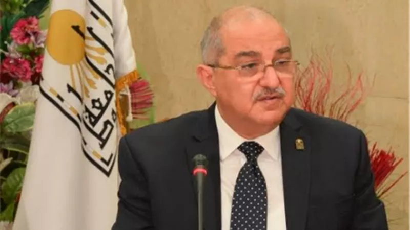 تعيين عرفان للإشراف على معهد جنوب مصر للأورام ونوبي للإشراف على كلية الهندسة