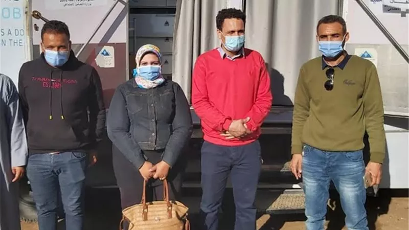 فحص وعلاج 715 مواطن 