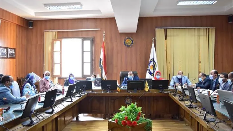 ندوات توعيه بجامعة بنى سويف