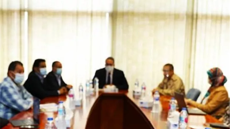 وزير السياحة والآثار يلتقي مديري المعاهد الأجنبية بالقاهرة