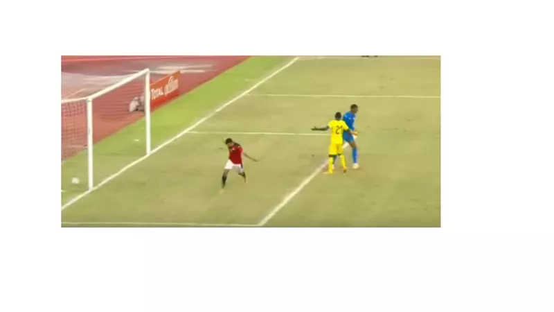 تريزيجيه يهز شباك توجو بالهدف الثالث