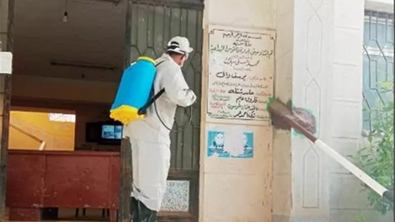 محافظ الشرقية يقرر تكثيف أعمال التطهير والتعقيم للوقاية من فيروس كورونا