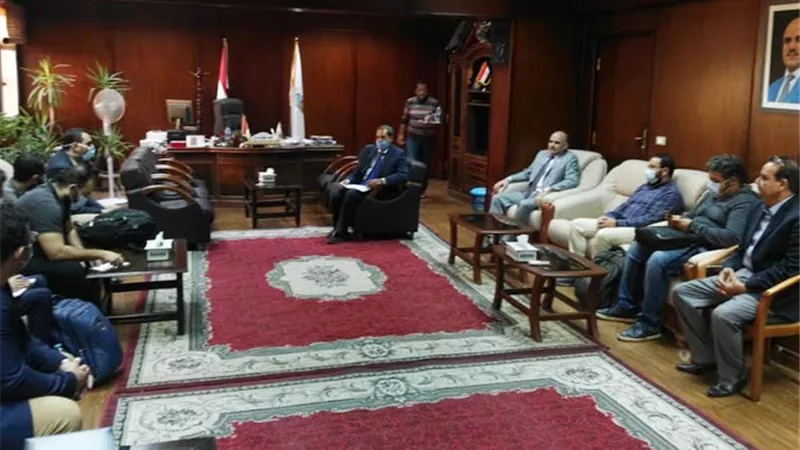 رئيس جامعة الأقصر يستقبل لجنة متابعة تنفيذ مركز الاختبارات الإلكترونية