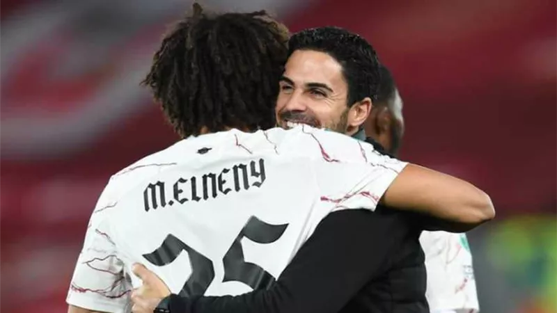 بعد النني .. كورونا يصيب لاعب أرسنال