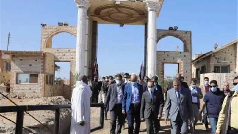 محافظ سوهاج يتفقد أعمال تطوير جزيرة الزهور ..صور