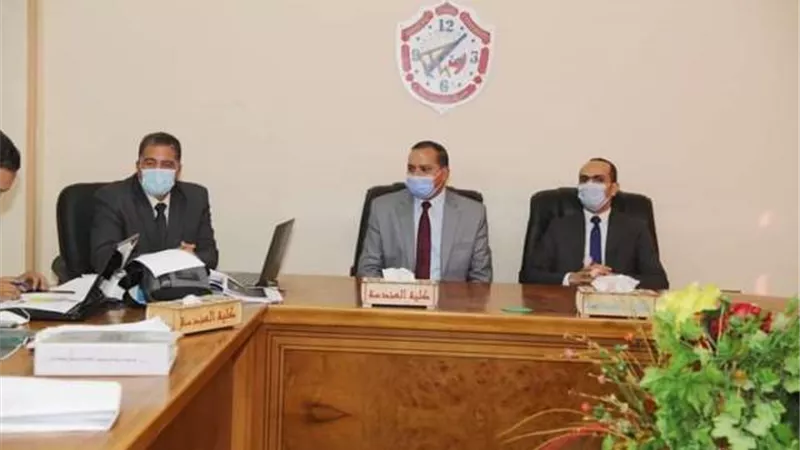 نائب محافظ سوهاج ورئيس الجامعة يشهدان ختام ورشة عمل وضع الاشتراطات البنائية ..صور