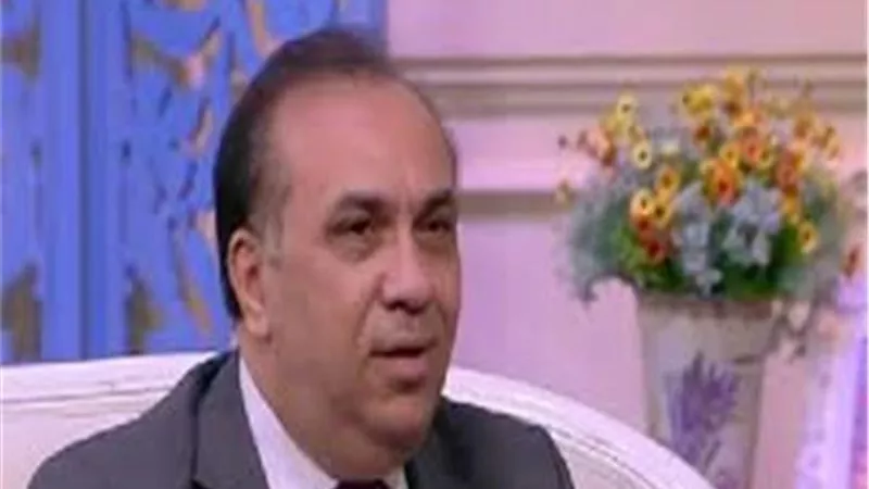 مصمم أزياء: طاقة الناس للنزول إلى المحلات والشراء قلت للغاية