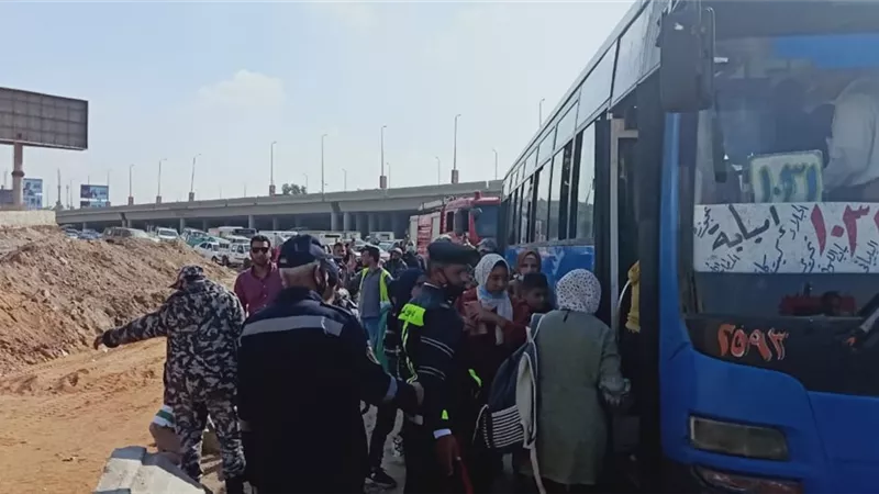 محافظ القاهرة يطمئن على الطلاب ركاب حادث اتوبيس الرحلات بالبساتين