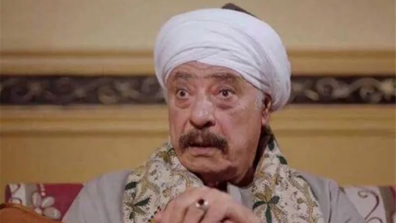 تشيع جنازة فايق عزب بغياب زوجتة بأمر الاطباء.. صور