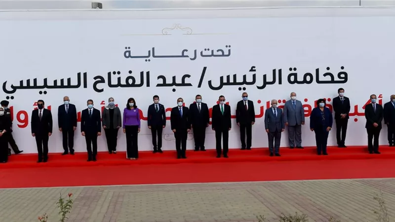 مدبولي يشهد إطلاق أكبر قافلة إنسانية لرعاية مليون مواطن استعدادا لفصل الشتاء