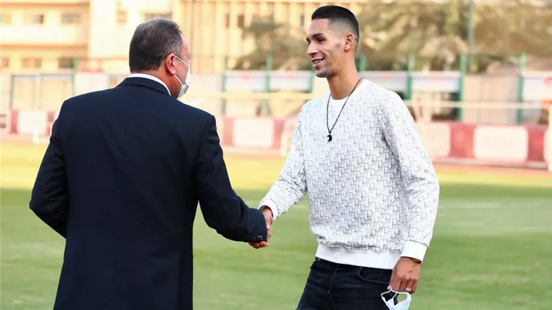 رئيس الأهلي يرحب بالمغربي بدر بانون