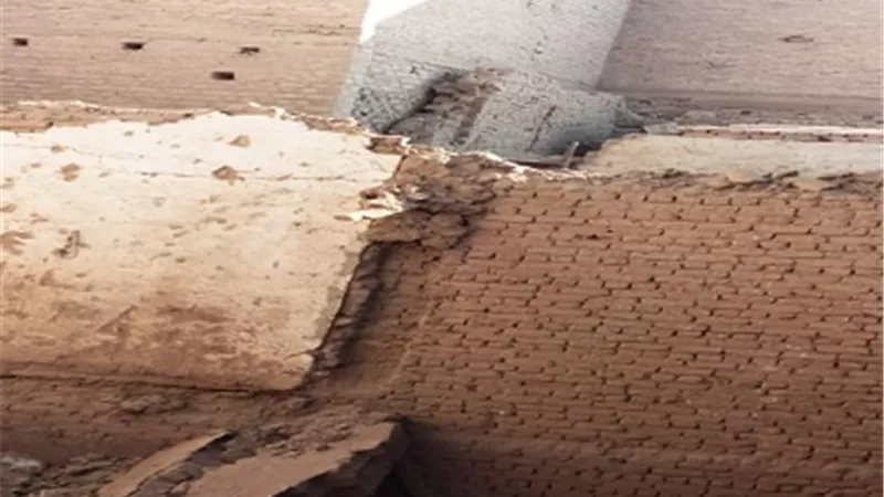 التنقيب غير الشرعى عن الآثار وراء لغز سقوط المنازل القديمة بإسنا جنوب الأقصر