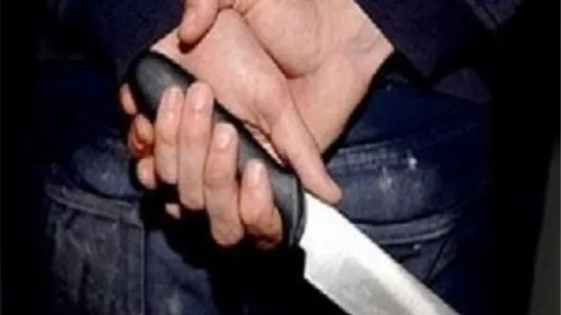 استغل ضعفها العقلى وحرقها وحطم جسدها ..عم يقتل ابنة اخيه بوحشية