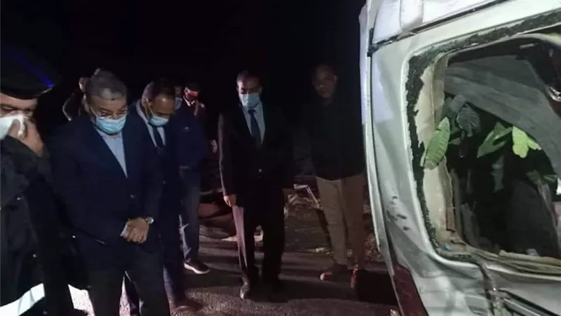 محافظ المنيا فى موقع حادث طريق ابو قرقاص ويطمئن على المصابين بالمستشفى