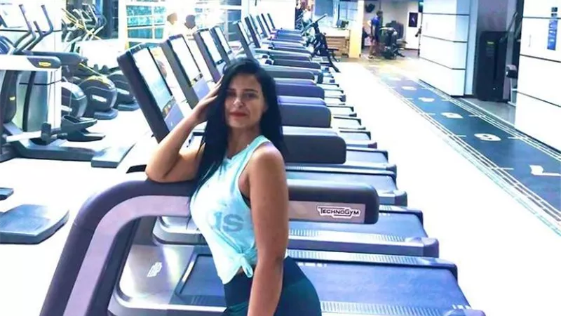 مروة الأزلى تداعب متابعيها بإطلالة رياضية من الجيم