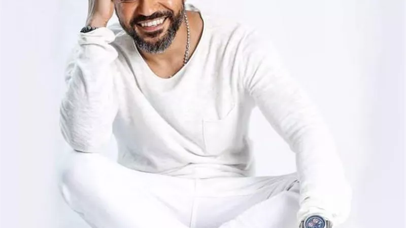 شاهد .. محمد عز يشوق جمهوره بفيديو من كواليس 