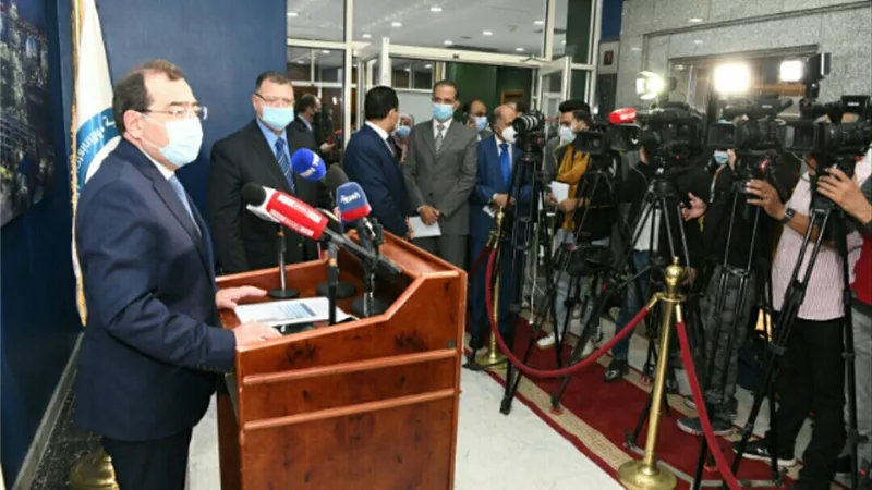 وزير البترول يعلن فوز 11 شركة عالمية ومصرية بـ82 منطقة للبحث عن الذهب